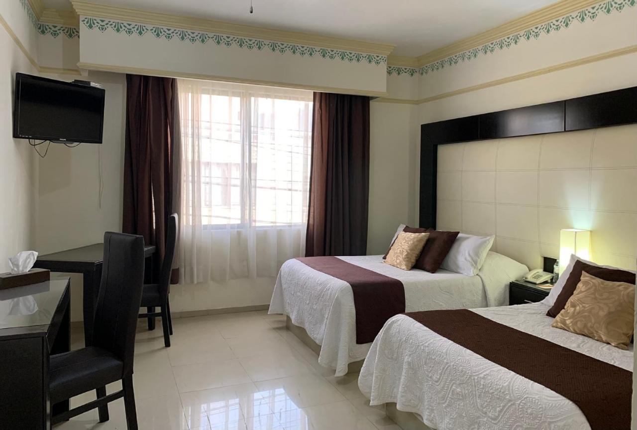 Hotel Inn Galerias อากวสคาเลียนเทส ภายนอก รูปภาพ
