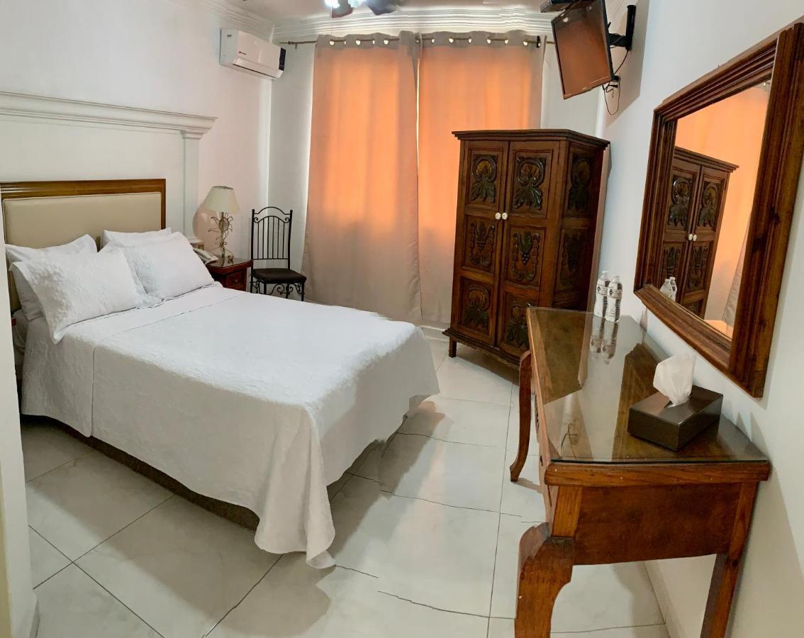 Hotel Inn Galerias อากวสคาเลียนเทส ภายนอก รูปภาพ