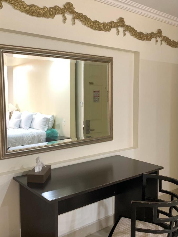 Hotel Inn Galerias อากวสคาเลียนเทส ภายนอก รูปภาพ