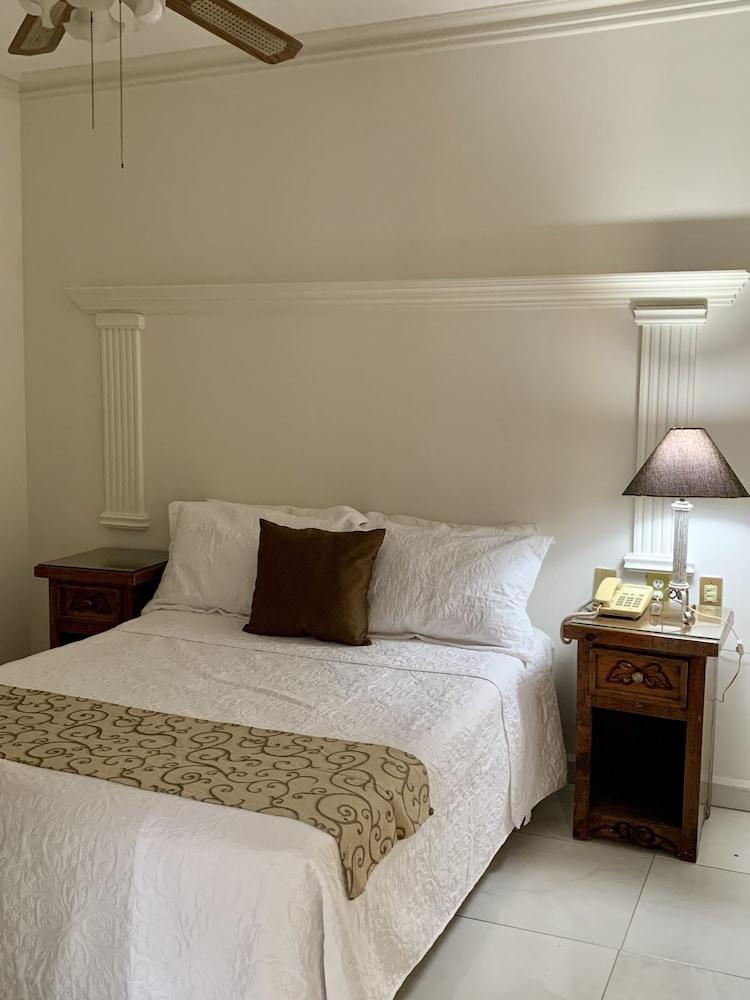 Hotel Inn Galerias อากวสคาเลียนเทส ภายนอก รูปภาพ