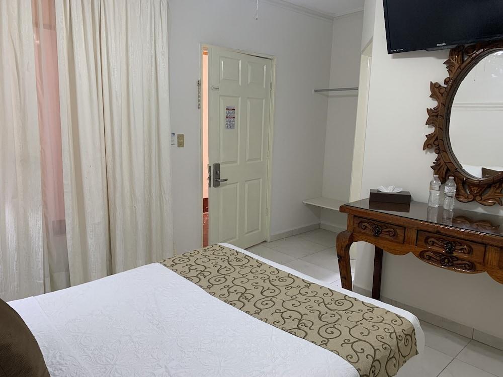 Hotel Inn Galerias อากวสคาเลียนเทส ภายนอก รูปภาพ