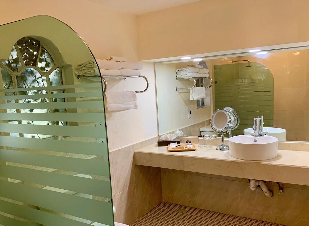 Hotel Inn Galerias อากวสคาเลียนเทส ภายนอก รูปภาพ