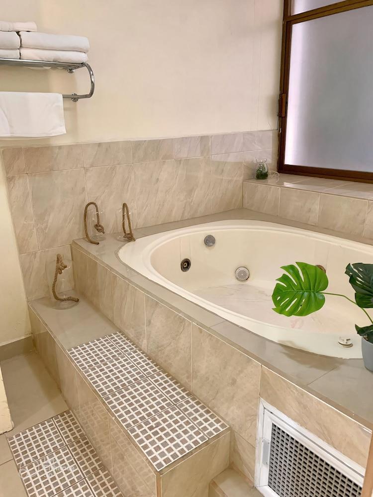Hotel Inn Galerias อากวสคาเลียนเทส ภายนอก รูปภาพ