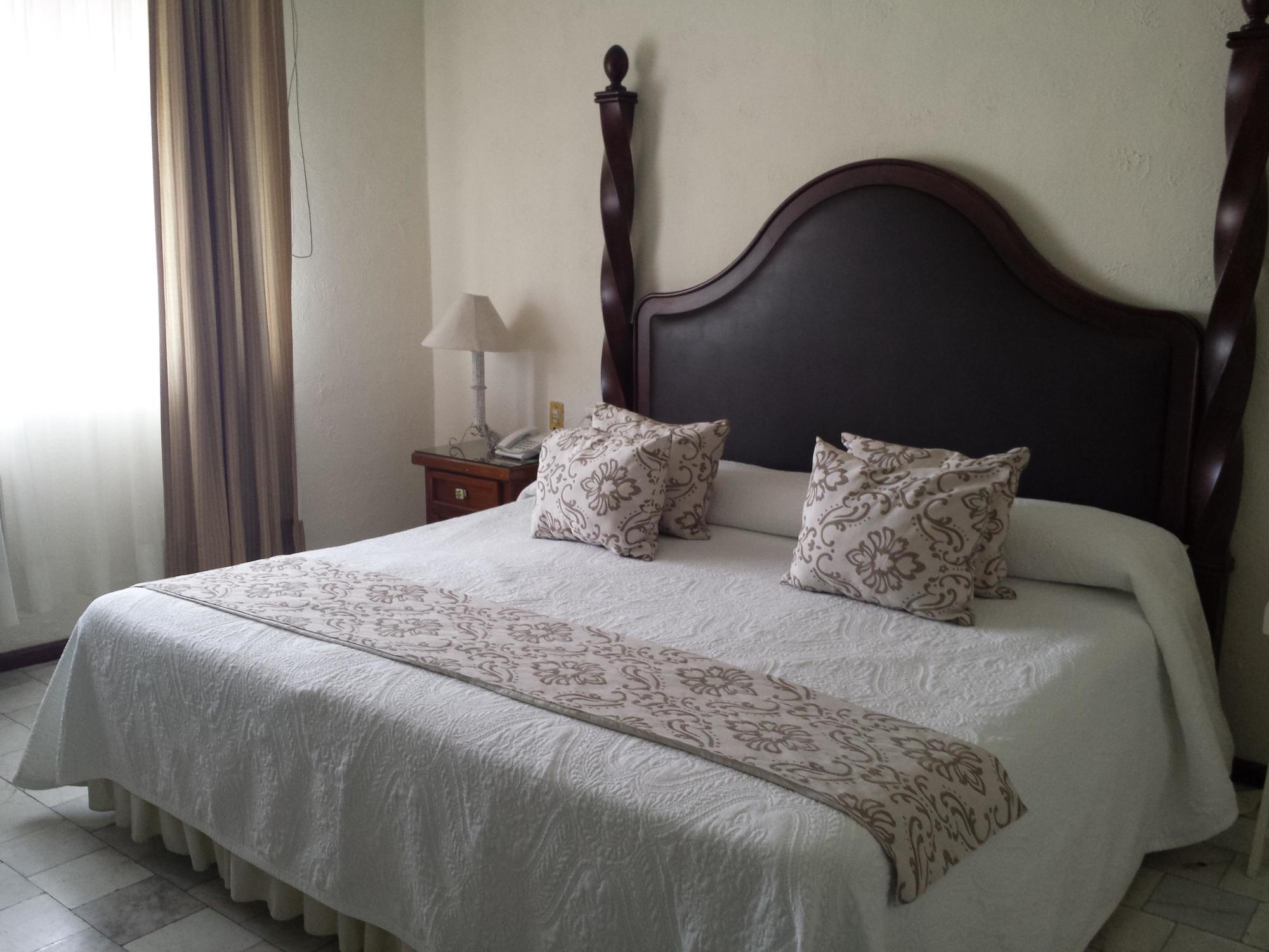 Hotel Inn Galerias อากวสคาเลียนเทส ภายนอก รูปภาพ