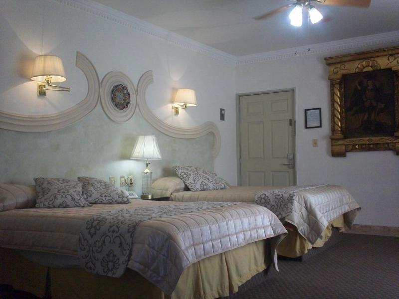 Hotel Inn Galerias อากวสคาเลียนเทส ภายนอก รูปภาพ
